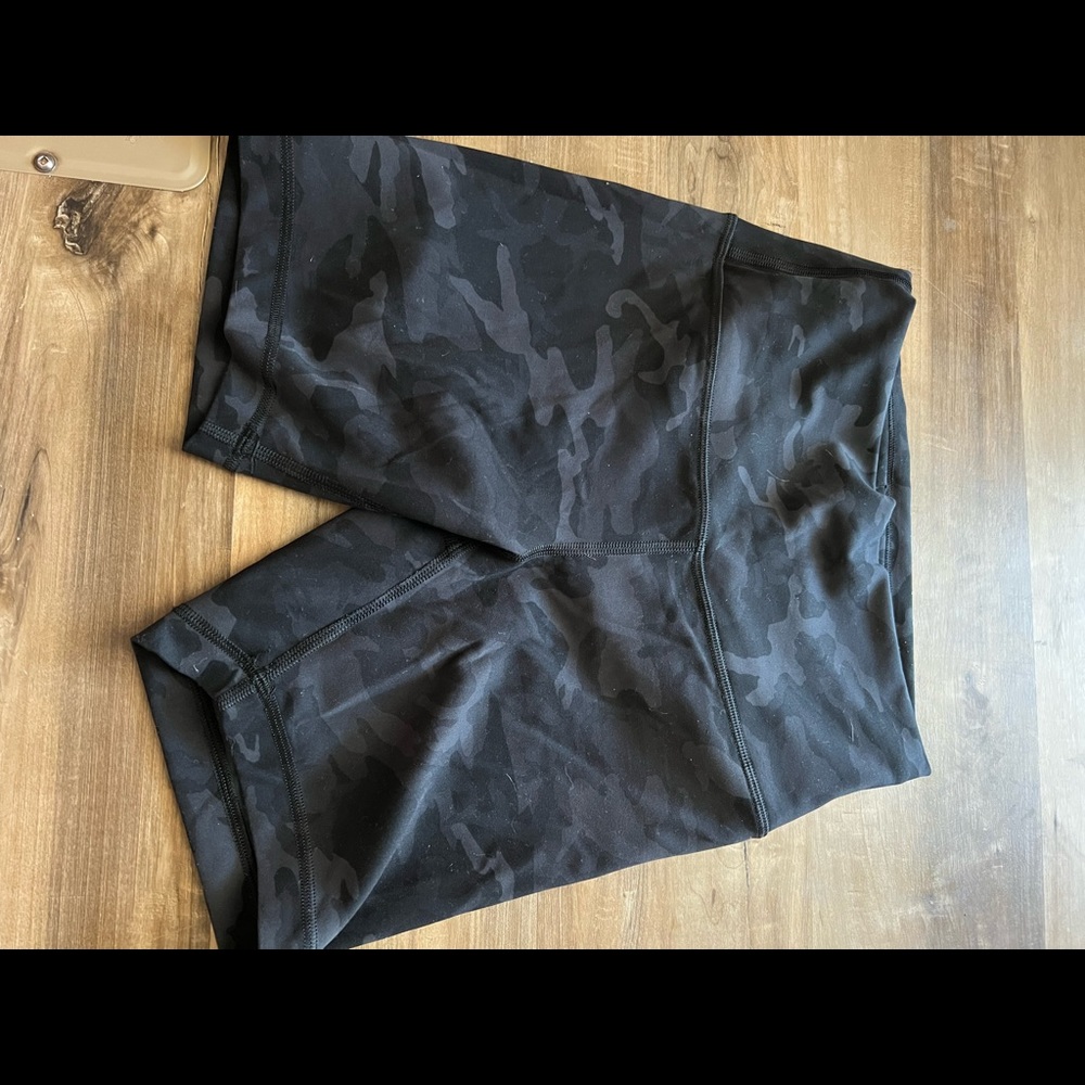 Lululemon Wunder Under shorts 6”
